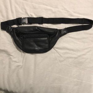 VINTAGE LEATHER BELT BAG